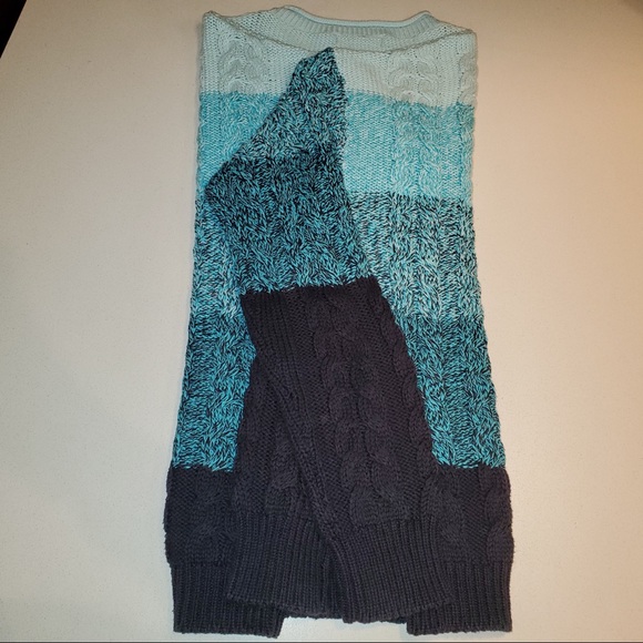 Liz Claiborne Sweater - Picture 3 of 4